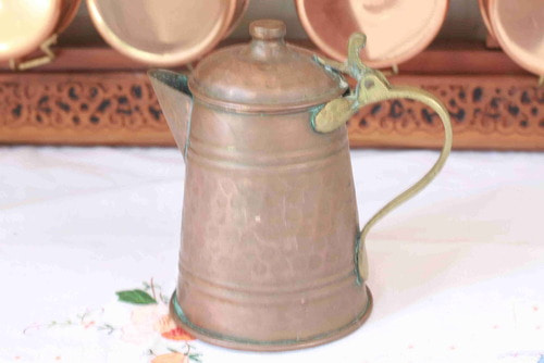 빈티지 망치로 두두린 구리/브래스 핸들 커피팟 Vintage Hammered Copper w/ Brass Handle Coffee Pot