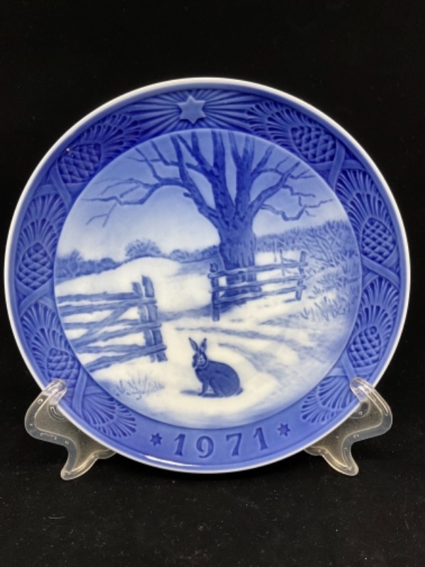 로얄 코펜하겐 &quot;Hare in Winter&quot; 크리스마스 플레이트 Royal Copenhagen Christmas Plate &quot;Hare in Winter&quot; 1971