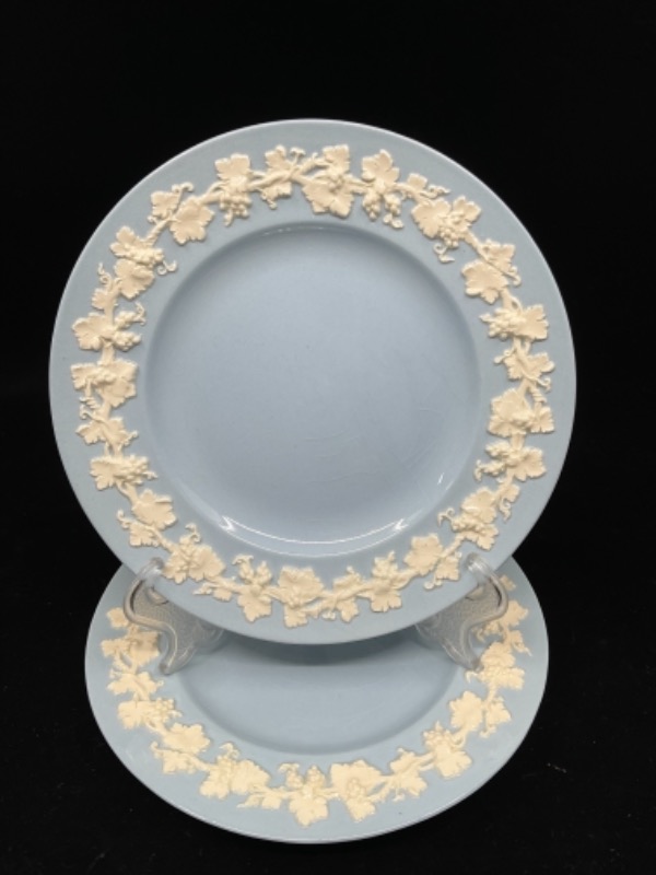 웨지우드 퀸즈웨어 아이보리 온 라벤더 브래드 플레이트-있는 그대로-크레이징- Wedgwood Queensware Ivory on Lavender Bread Plate circa 1970 - AS IS