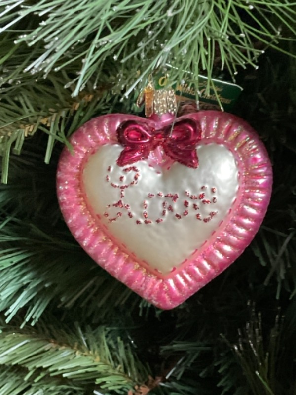 올드 월드 크리스마스 핸드 블로운 / 핸드페인트 &quot;Pillow Heart&quot; 크리스마스 트리 장식 2012 Old World Christmas Hand Blown / Painted &quot;Pillow Heart&quot; Christmas Tree Ornament