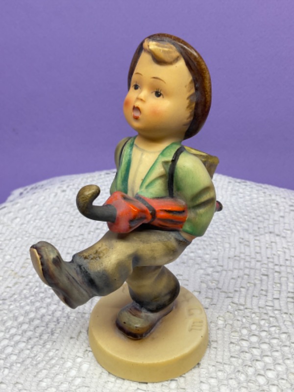 헴멜 &quot;행복한 여행자&quot; 피겨린 Hummel Happy Traveler Figurine circa 1950-1955