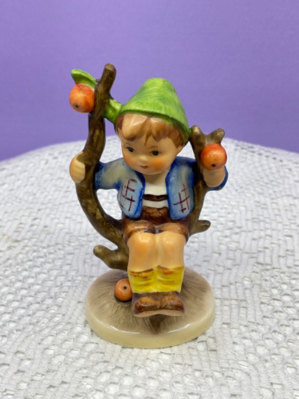 헴멜 &quot;Apple Tree Boy &quot; 피겨린 Hummel Apple Tree Boy Figurine circa 1972