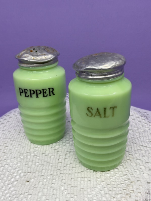 맥키 제디트 소금&amp;후추 쉐이커 McKee Jadite Salt &amp; Pepper Shakers circa 1950
