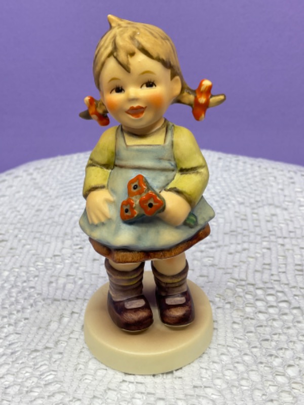 헴멜 &quot;Flower Girl&quot; 피겨린 Hummel Flower Girl Figurine circa 1989