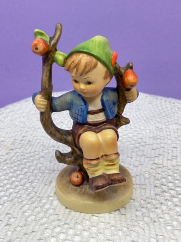헴멜 &quot;Apple Tree Boy &quot; 피겨린 Hummel Apple Tree Boy Figurine circa 1950