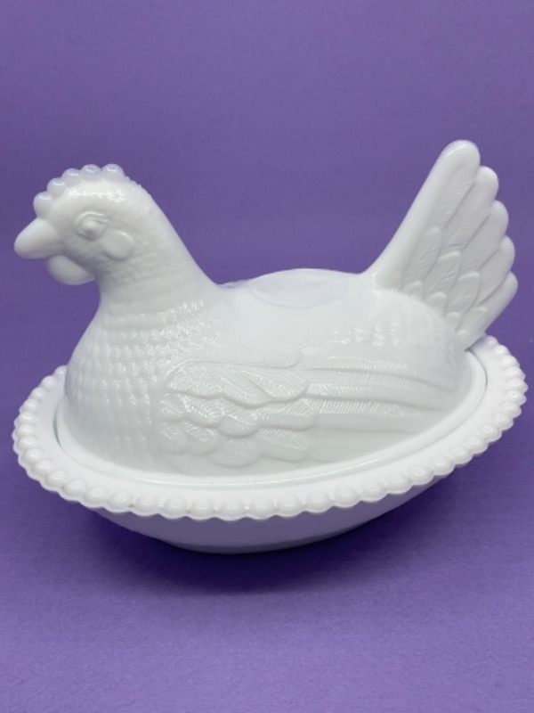 빈티지 밀크 글래스 암탉 온 둥지 Vintage Milk Glass Hen on Nest