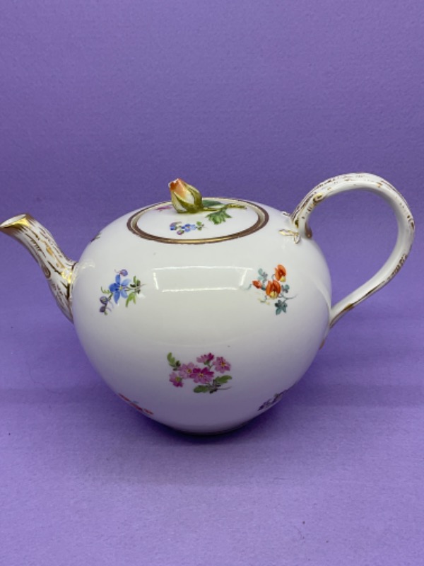 마이센  핸드페인트 로즈 벋 손잡이 티팟 Meissen Hand Painted Rose Bud Finial Teapot circa 1815-1924