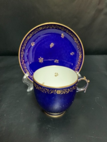 Dore A. 세브르 코발 블루 길드 컵&amp;소서 Dore A. Sevres Cobalt Blue Gilded Cup &amp; Saucer circa 1850 - 1890
