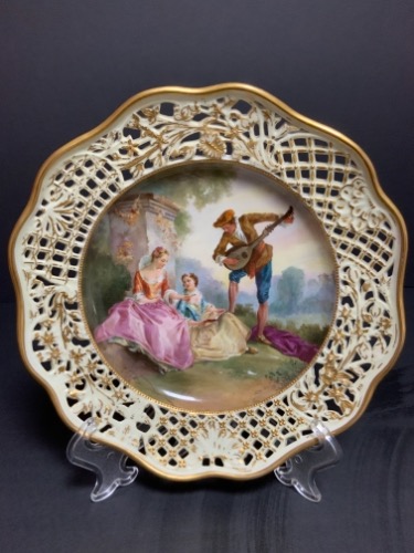Carl Teichert (마이센) 드레스덴 핸드페인트 투각 케비넷 플레이트 Carl Teichert (Meissen) Dresden Hand Painted Reticulated Cabinet plate circa 1890 - Gorgeous!!!